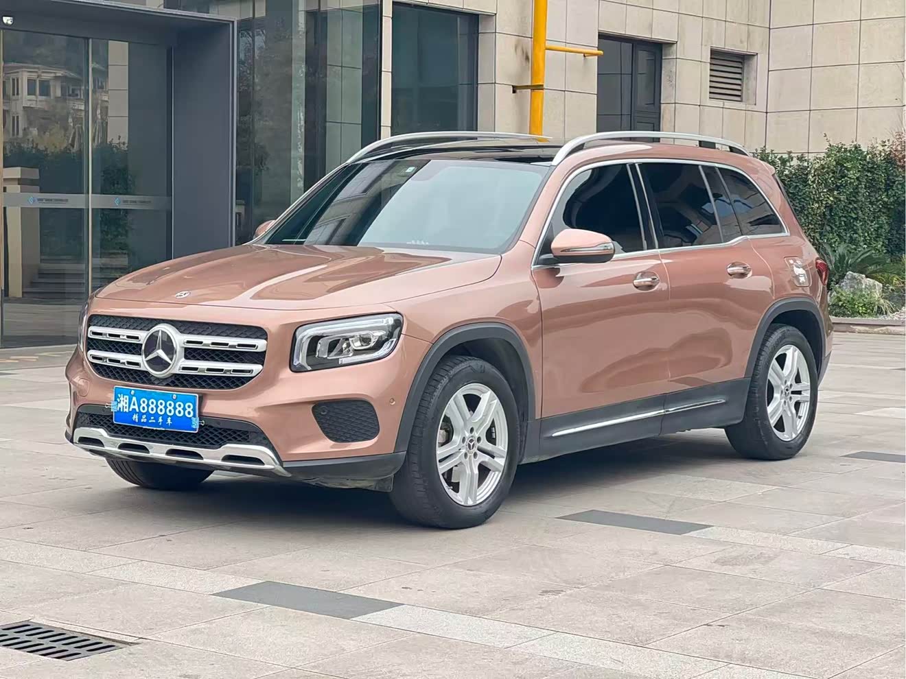 Mercedes-Benz GLB Class 2021 car image 