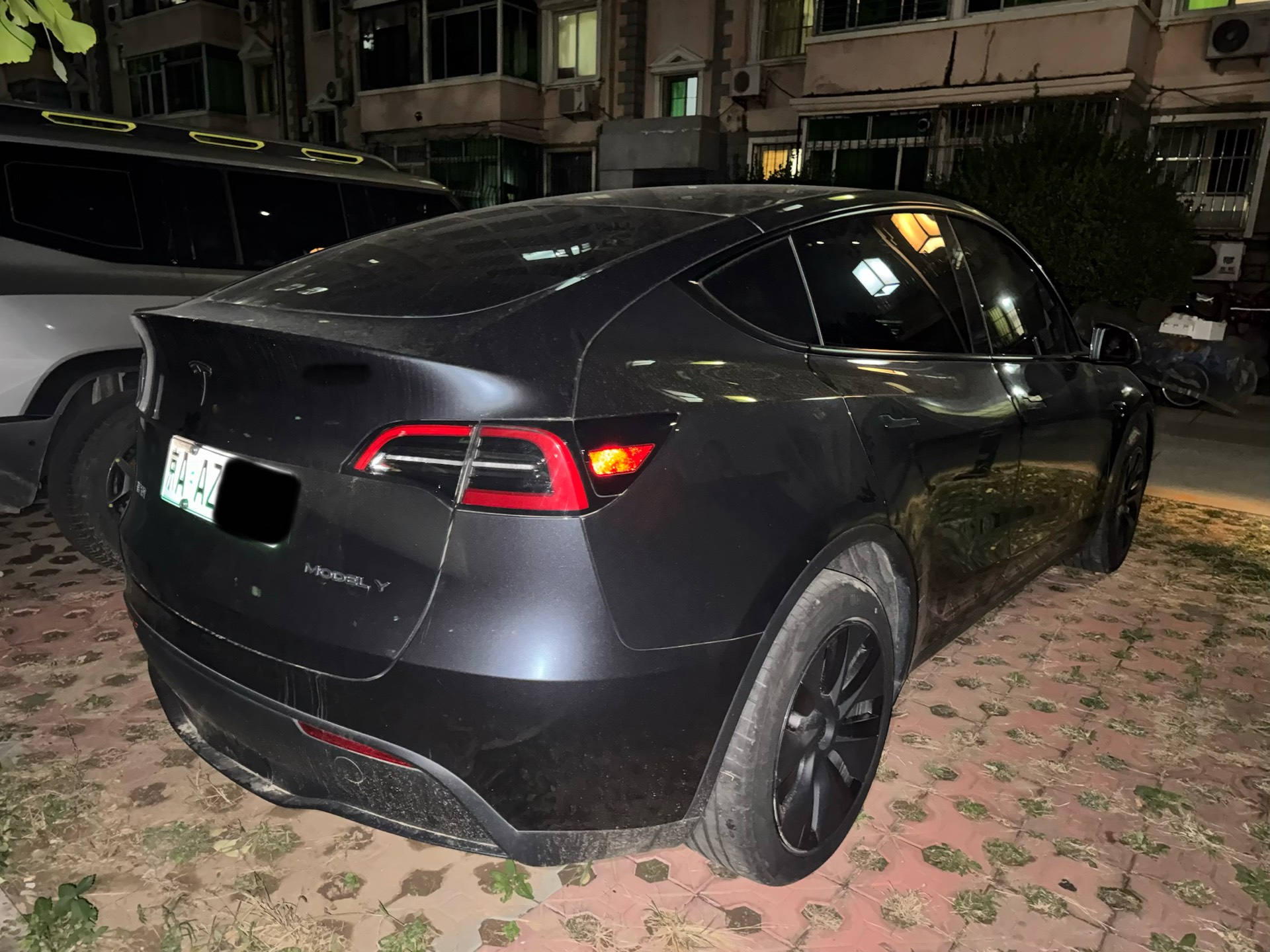 Tesla Model Y 2024 car image #5