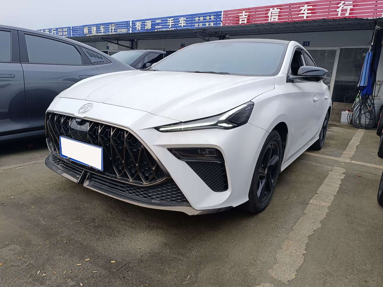 MG 5 Scorpio 2022 MG 5 Scorpio 2022 car image