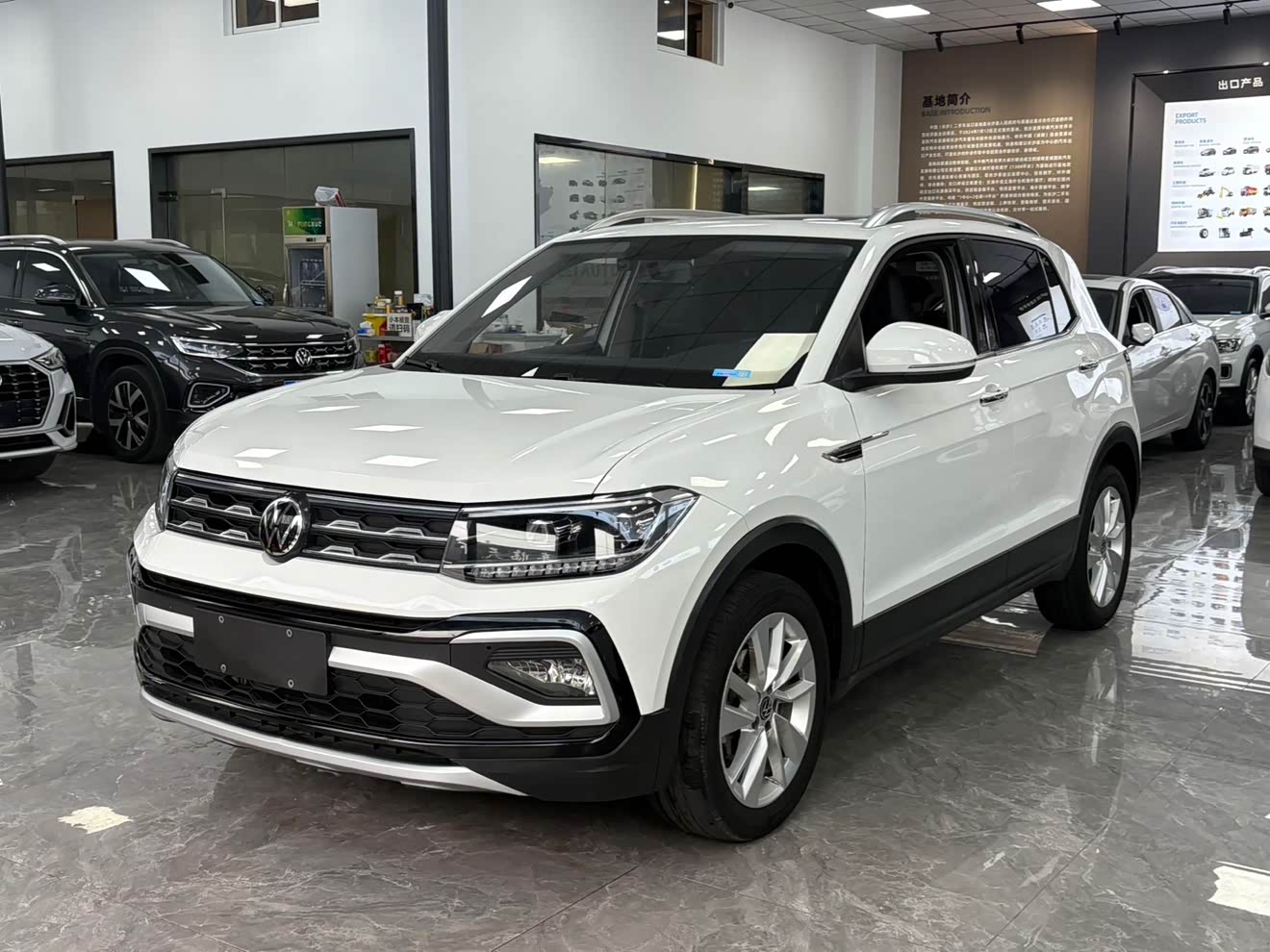 Volkswagen T-Cross 2022 car image 
