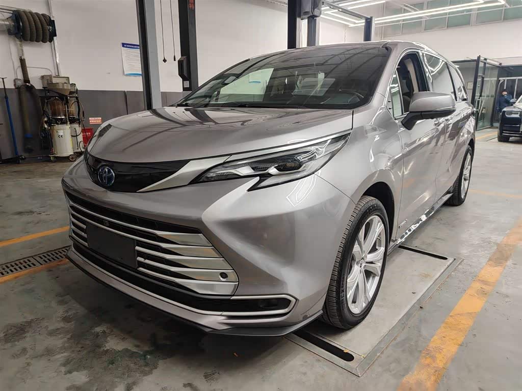 Toyota Sienna 2022 汽车图片 