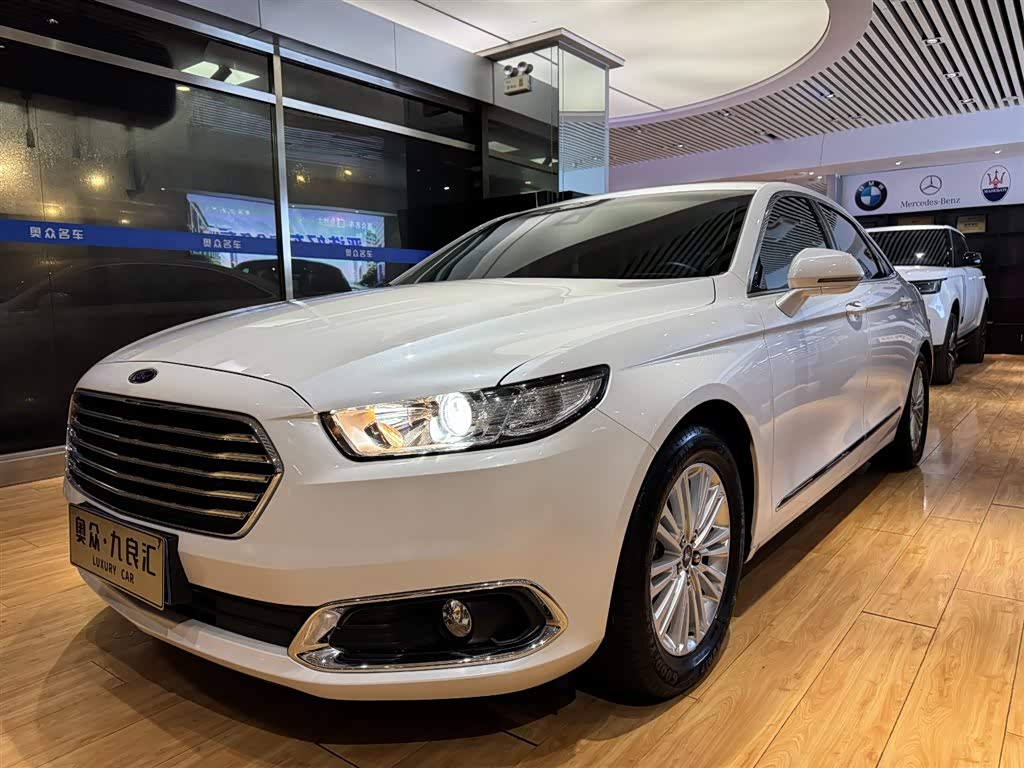 Ford Taurus 2019 car image 