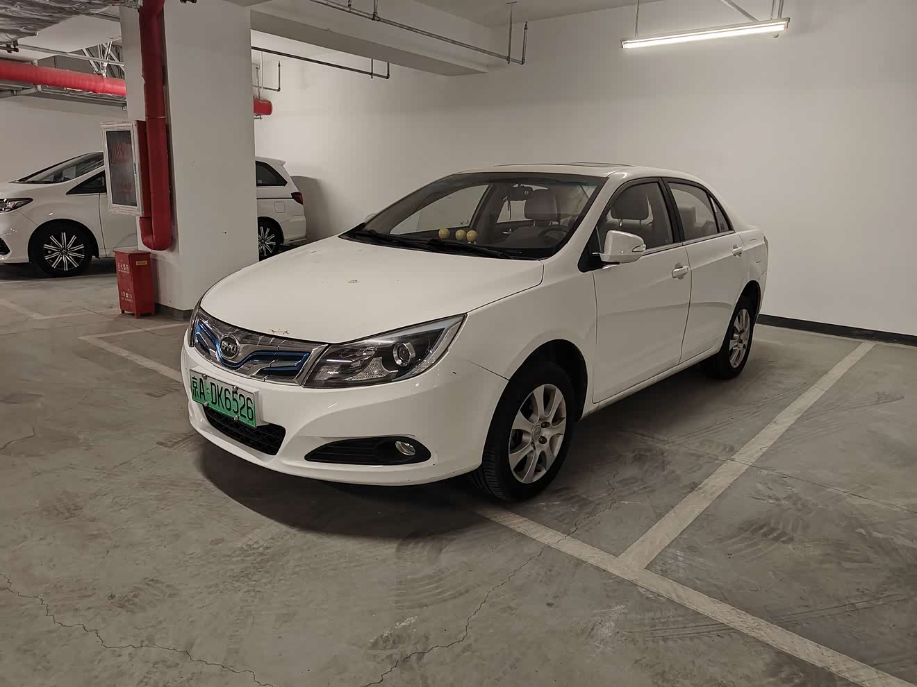 BYD e5 2017 car image 