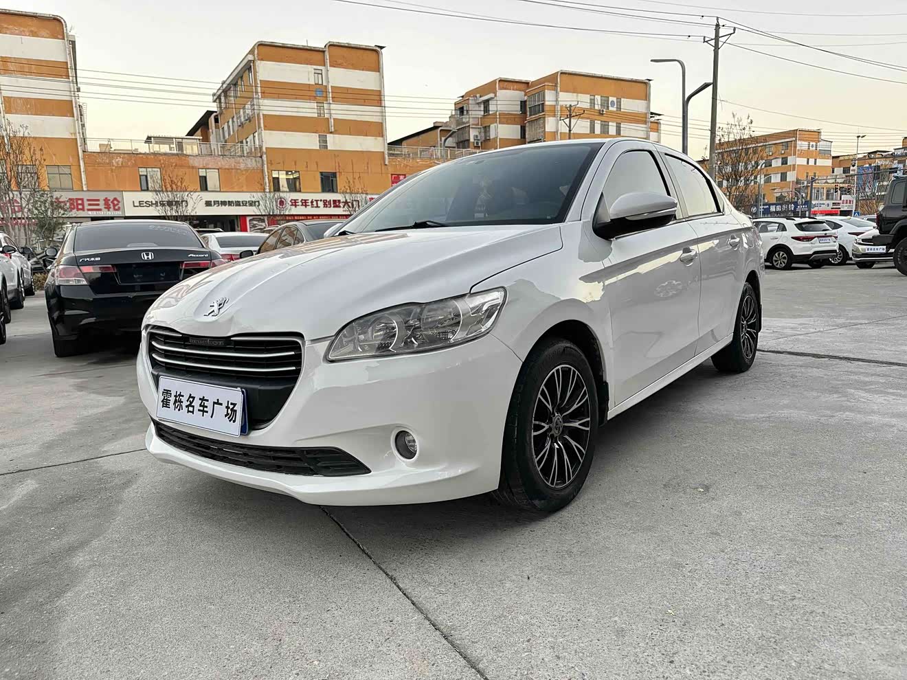 Peugeot 301 2014 汽车图片 