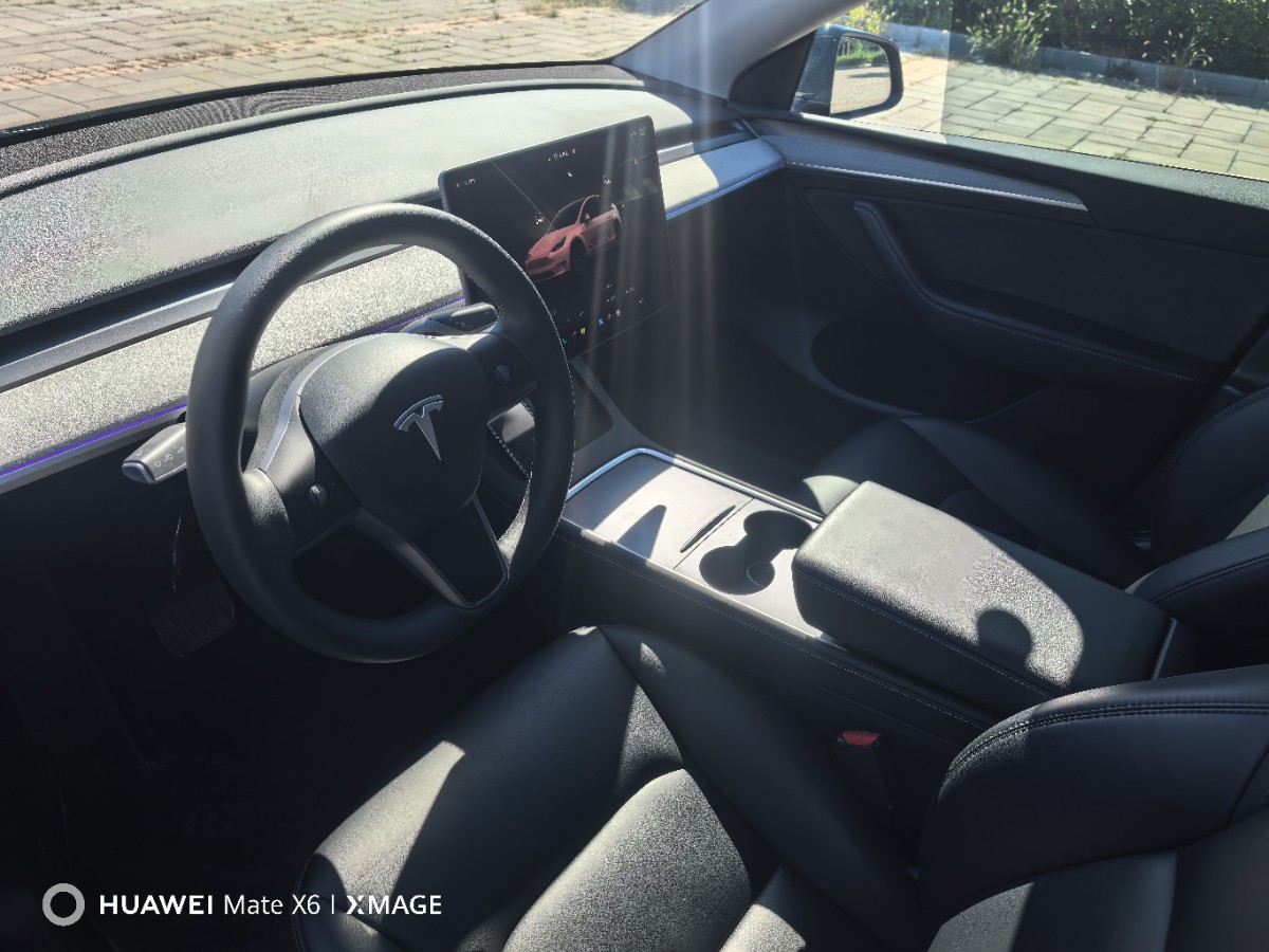Tesla Model Y 2024 car image #7