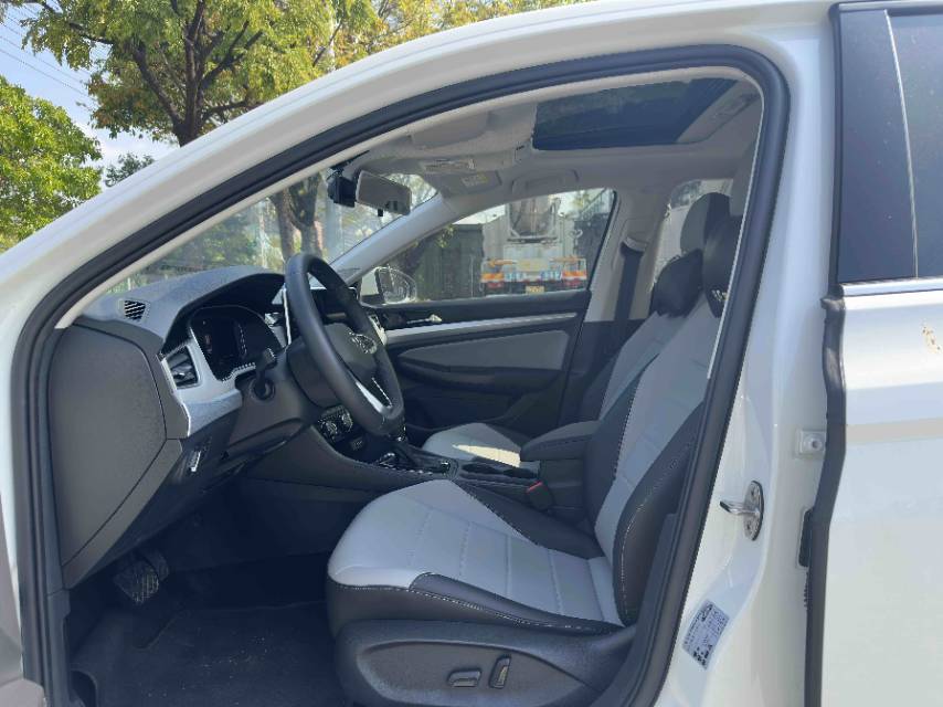 Volkswagen Bora 2022 car image #5