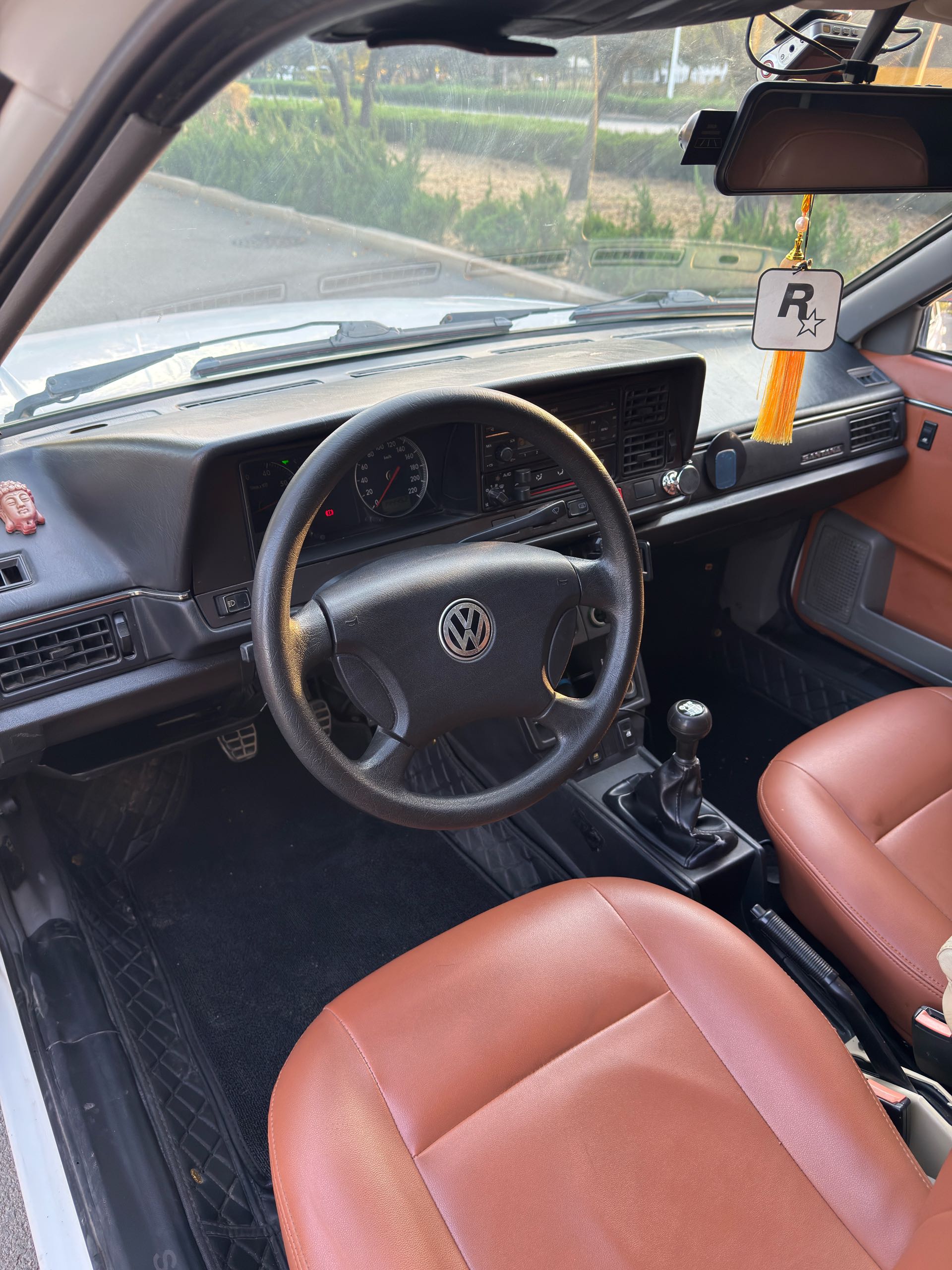 Volkswagen Santana Classic 2011 #5 Volkswagen Santana Classic 2011 car image #5