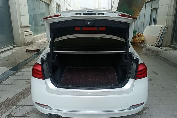 BMW 3 Series 2018 #19 BMW 3 Series 2018 car image #19