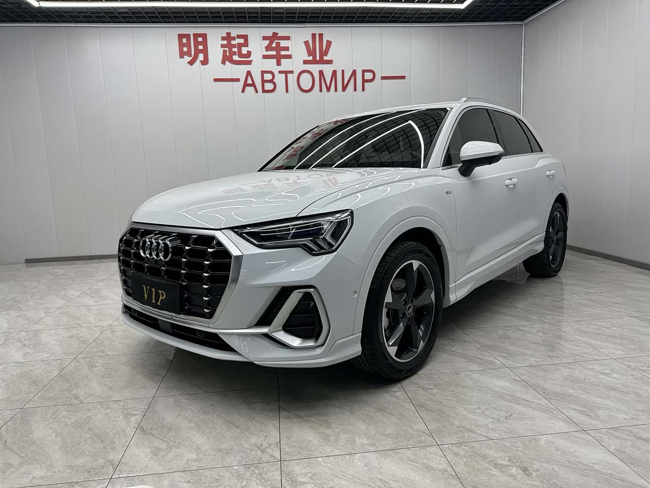 Audi Q3 2021 car image 