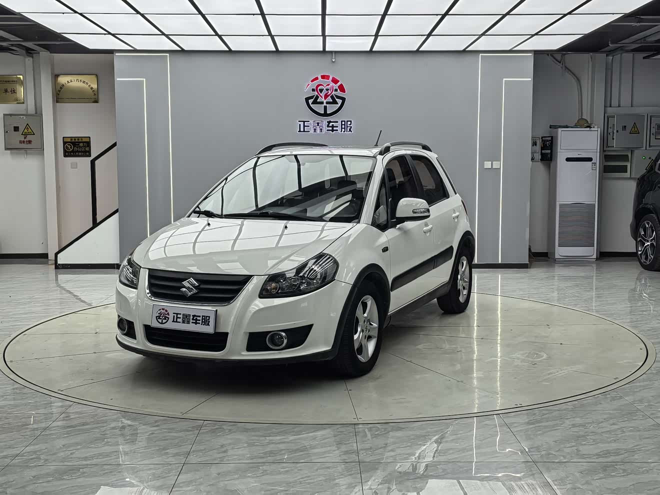 Suzuki SX4 2012 汽车图片 