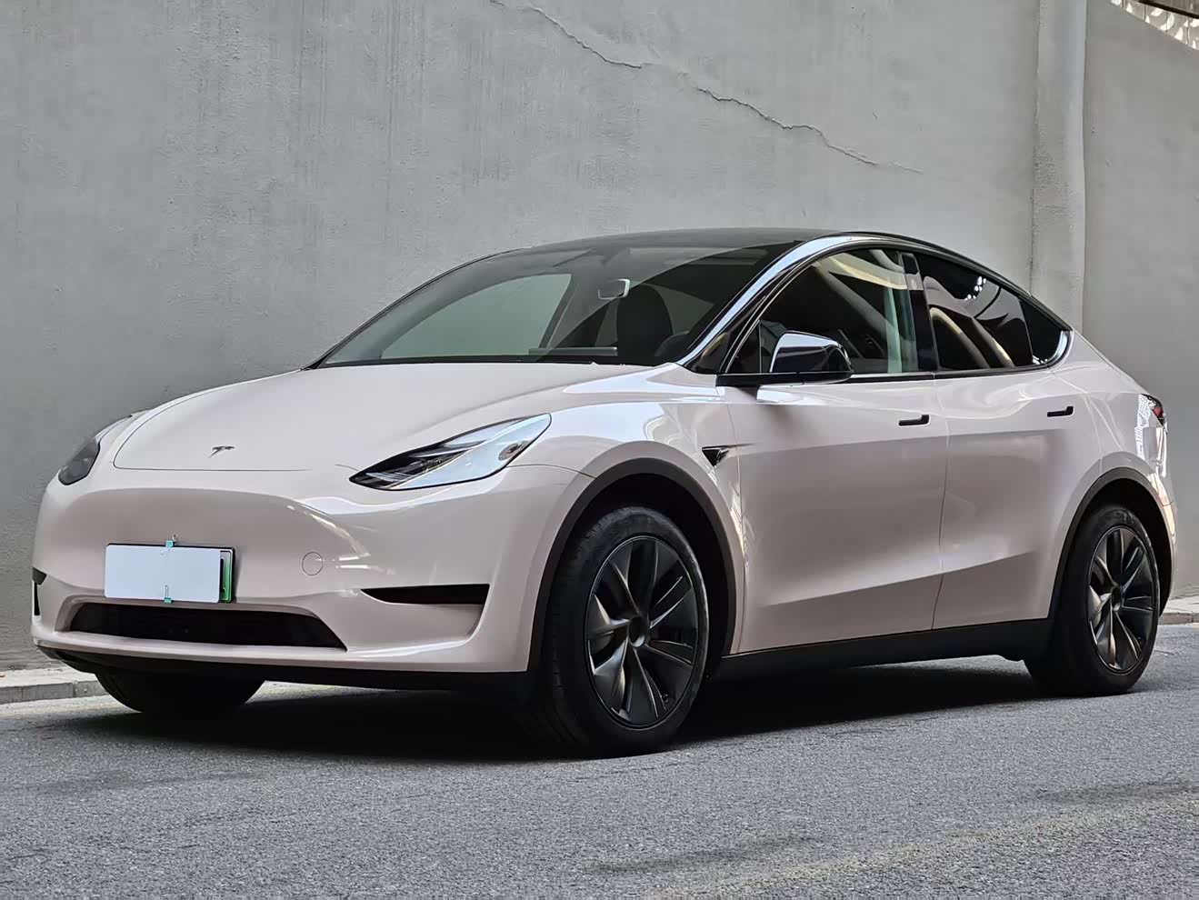 Tesla Model Y 2024 Tesla Model Y 2024 car image