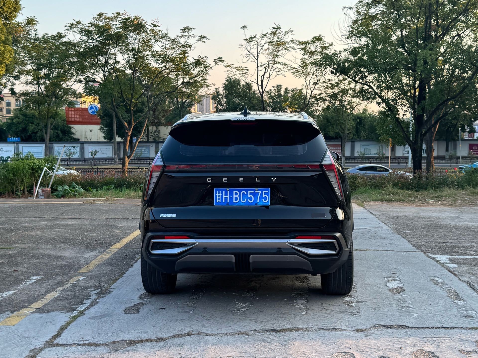 GEELY Boyue L 2023 صورة سيارة #6