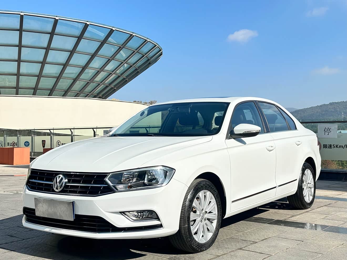 Volkswagen Bora 2018 car image 