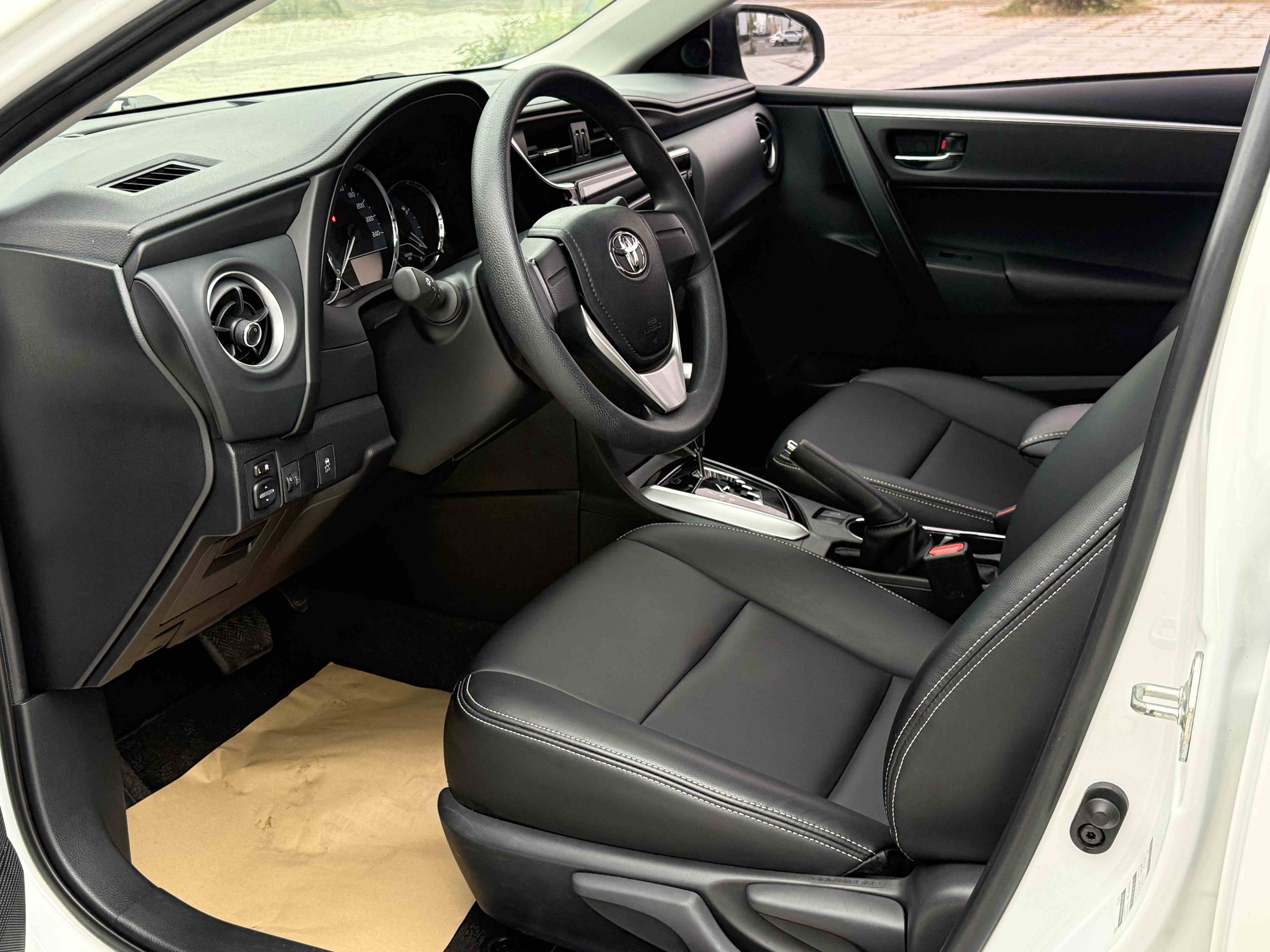 Toyota Corolla 2019 car image #6