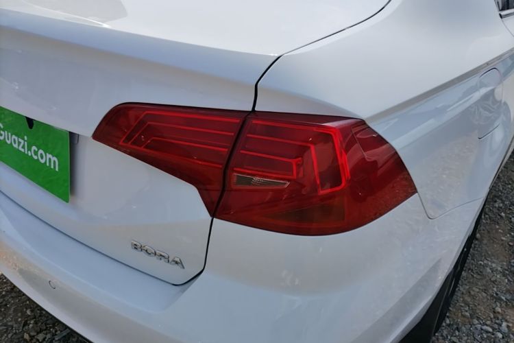 Volkswagen Bora 2017 car image #8