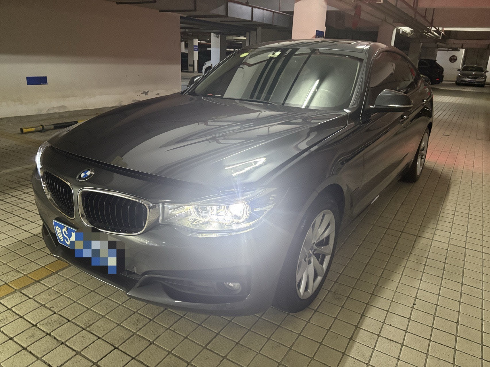 BMW 3 Series GT 2017 BMW 3 Series GT 2017 car image