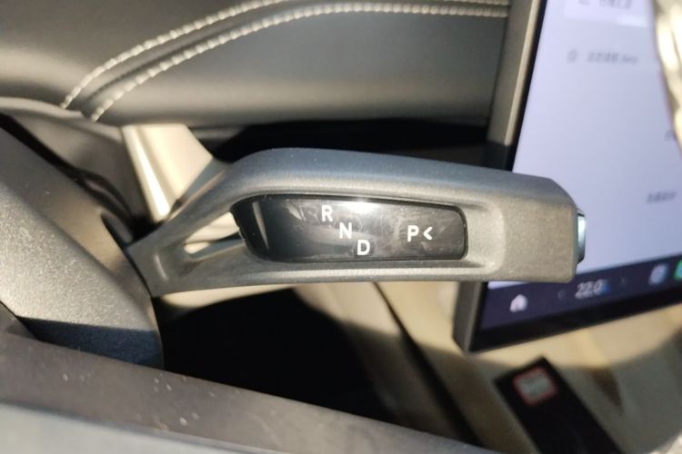 MI SU7 2025 immagine di auto #14
