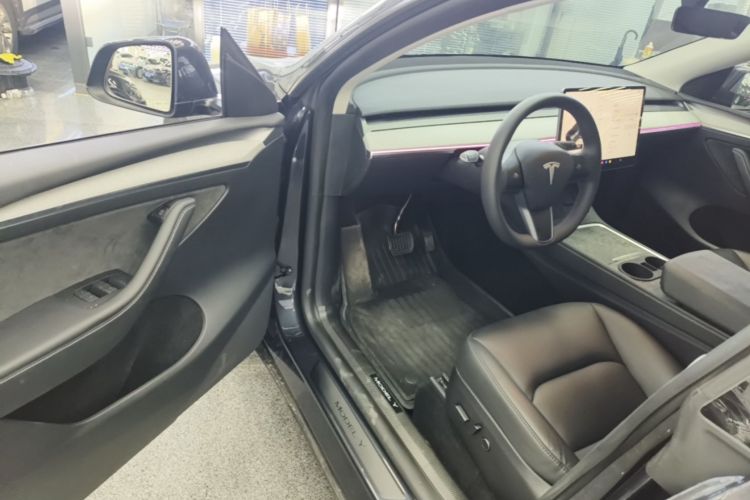 Tesla Model Y 2024 #16 Tesla Model Y 2024 car image #16