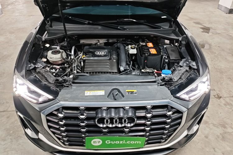 Audi Q3 2020 car image #20