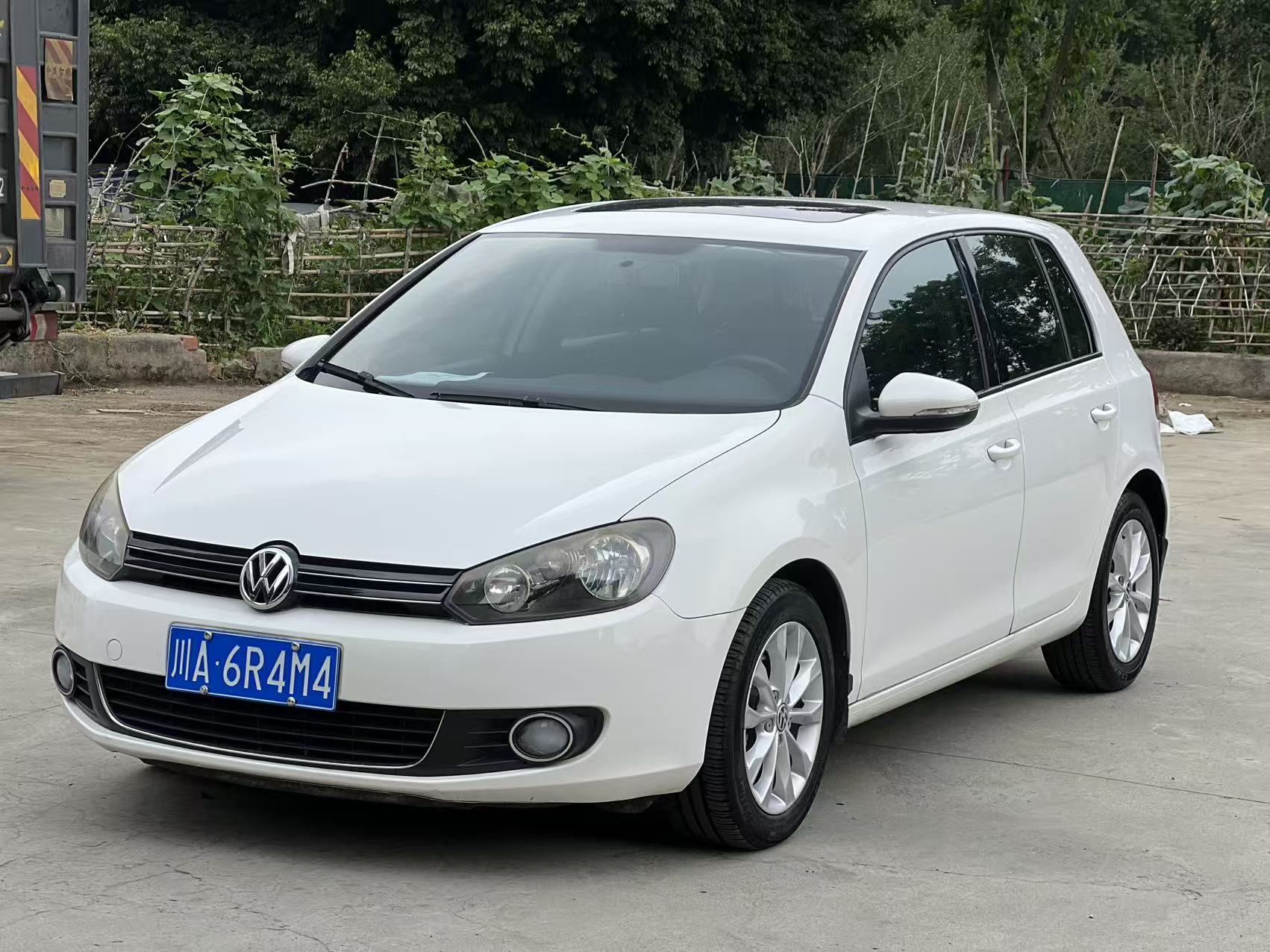 Volkswagen Golf 2014 Volkswagen Golf 2014 car image