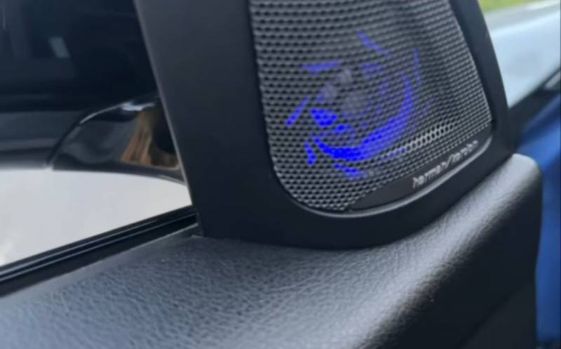 BMW 3 Series 2018 #6 BMW 3 Series 2018 car image #6