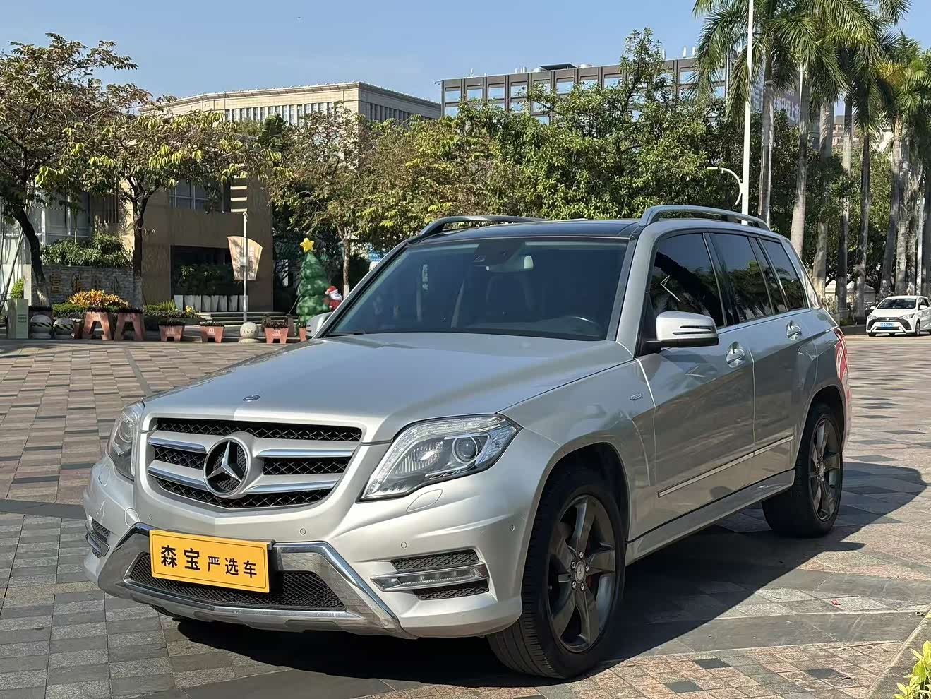 Mercedes-Benz GLK Class 2015 Mercedes-Benz GLK Class 2015 car image