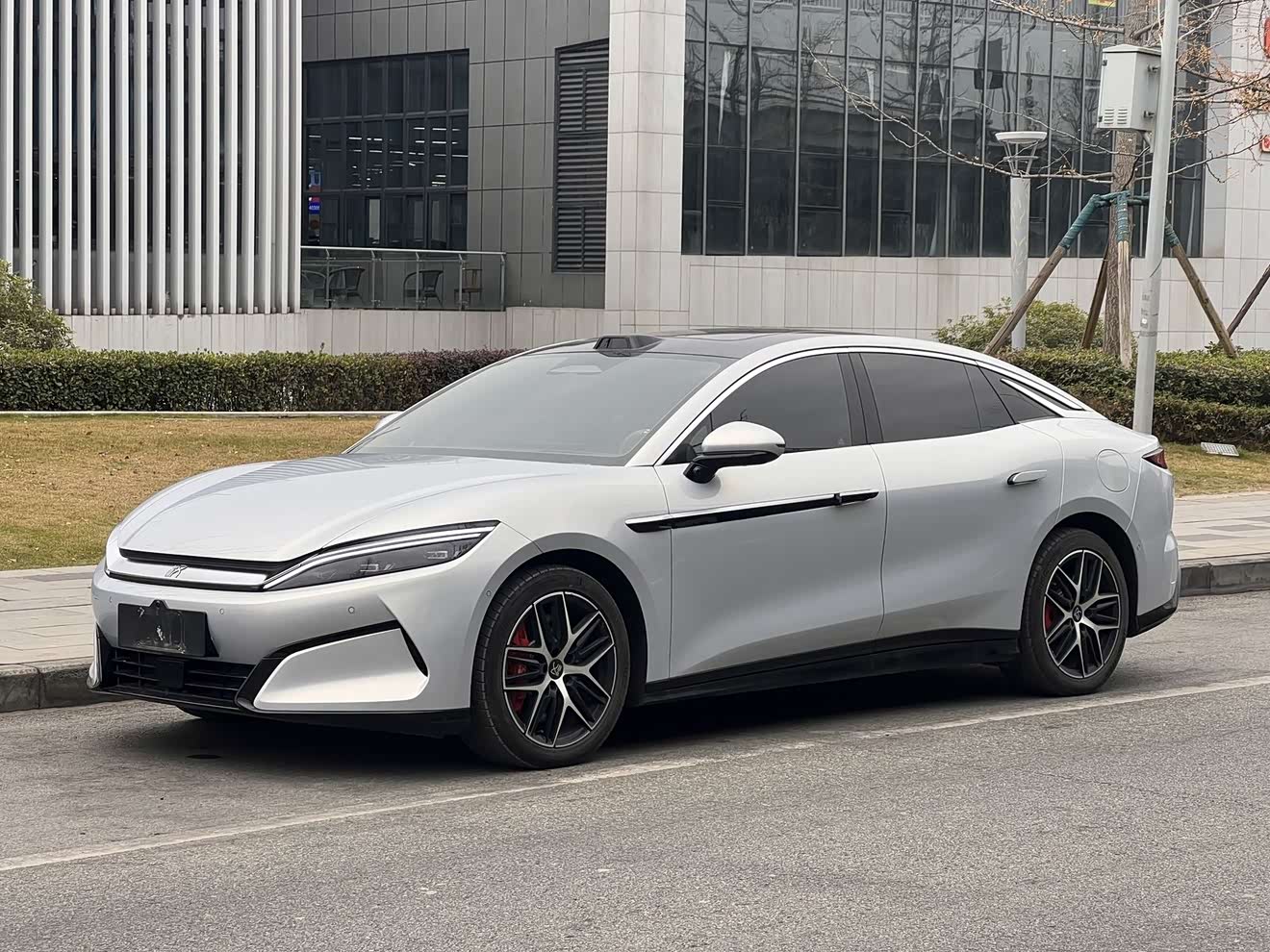 BYD HanL 2025 BYD HanL 2025 car image