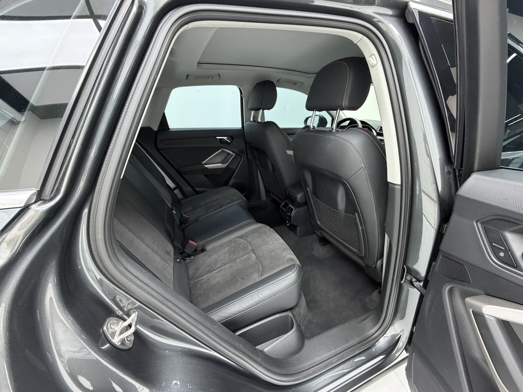 Audi Q3 2022 car image #12