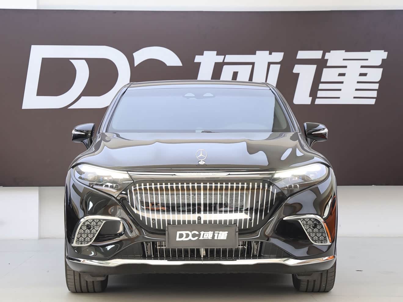 Mercedes-Benz MaybachEQS SUV 2025 Mercedes-Benz MaybachEQS SUV 2025 immagine di auto