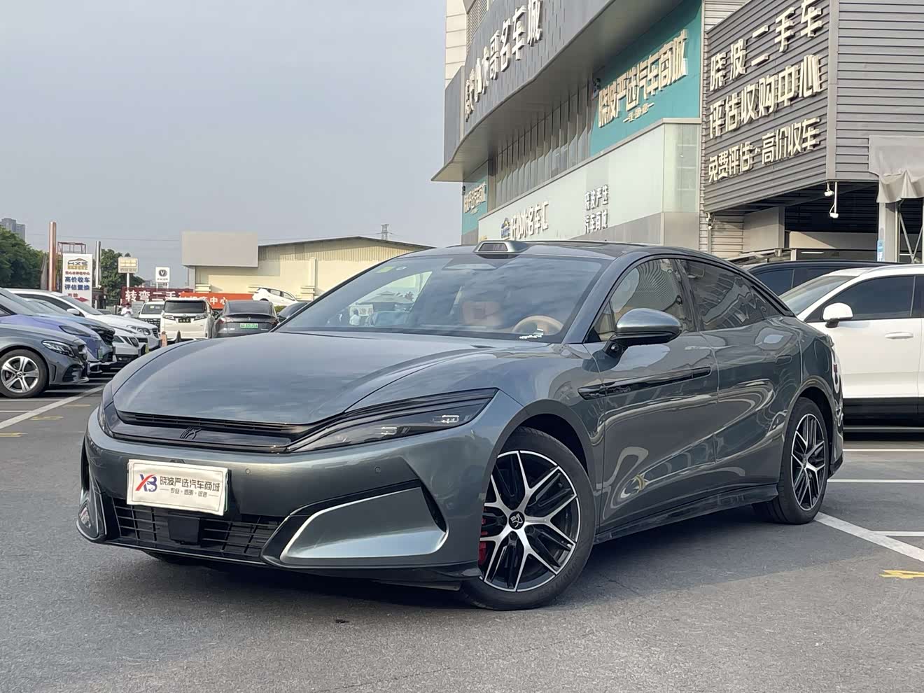 BYD HanL 2025 car image 