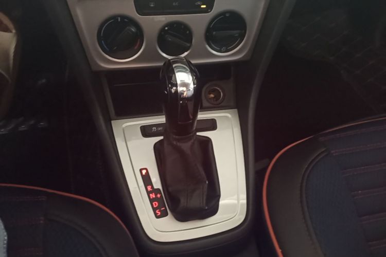 Volkswagen Lavida 2016 car image #18