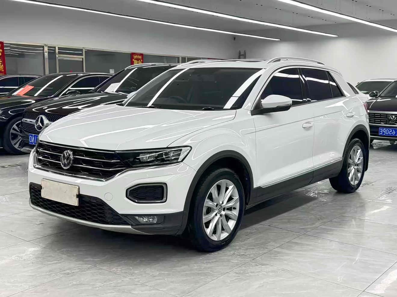 Volkswagen T-Roc 2021 Volkswagen T-Roc 2021 car image