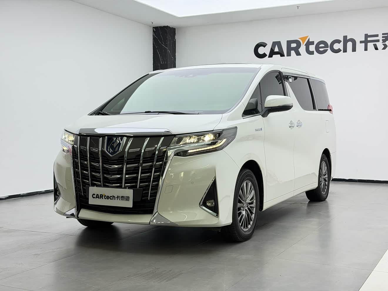 Toyota Alphard 2023 car image 