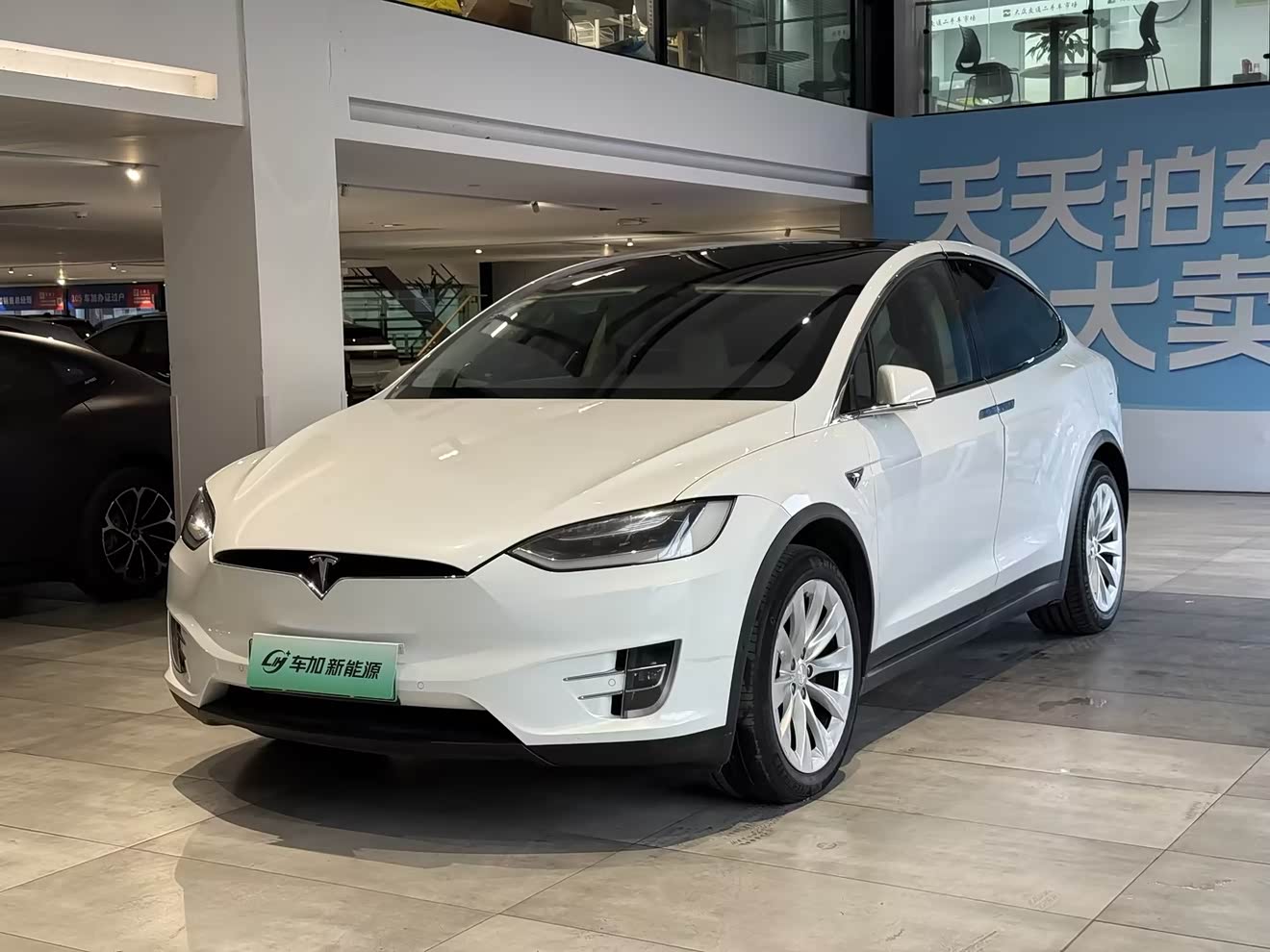 Tesla 2018 immagine di auto 