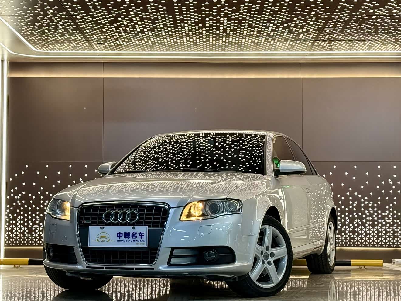 Audi A4 2008 car image 