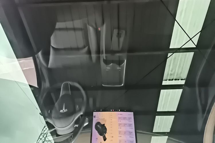 Tesla Model Y 2022 car image #18