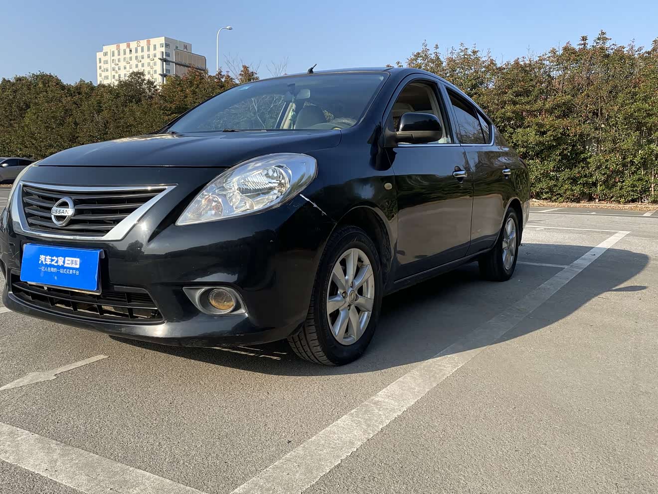 Nissan Sunny 2011 Nissan Sunny 2011 car image