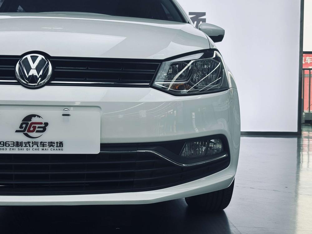 Volkswagen Polo 2017 car image #12