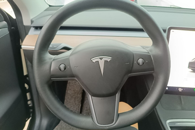 Tesla Model Y 2022 #11 Tesla Model Y 2022 car image #11