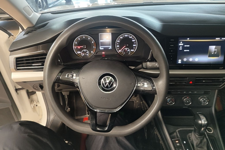 Volkswagen Lavida 2021 car image #11