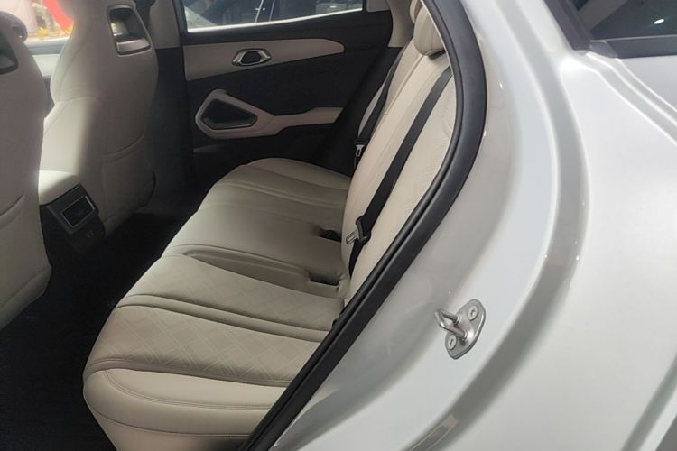 BYD YuanUP 2025 car image #13