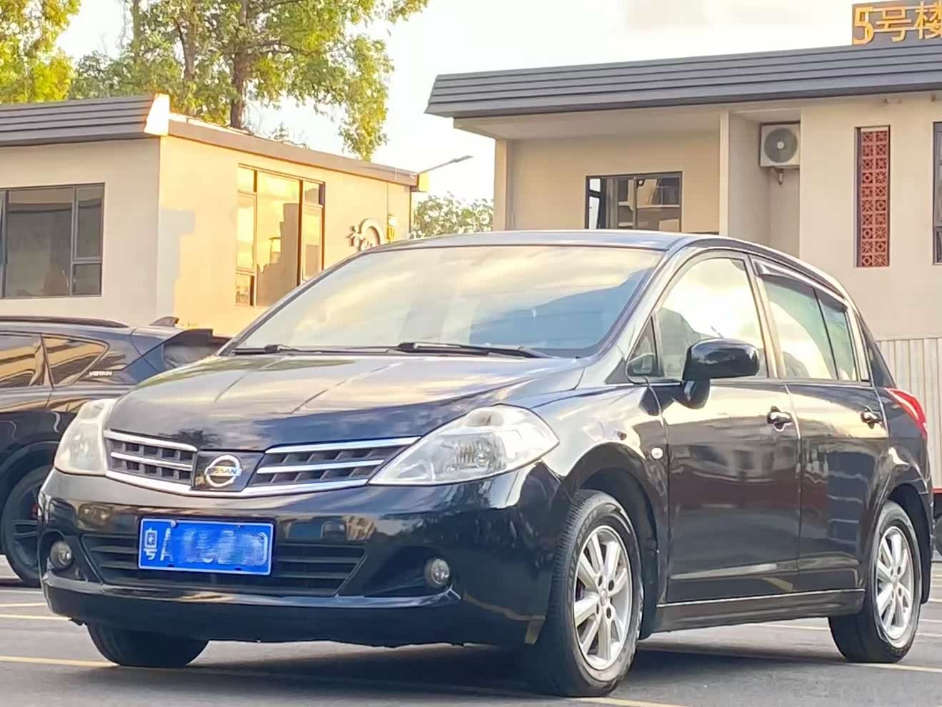 Nissan TIIDA 2010 汽车图片 