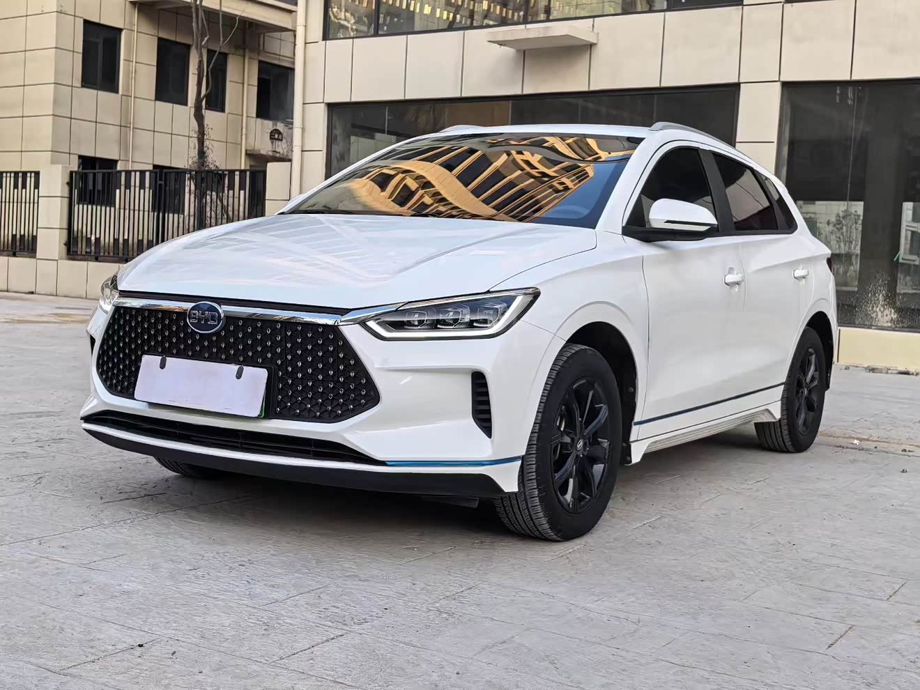 BYD e2 2019 BYD e2 2019 immagine di auto