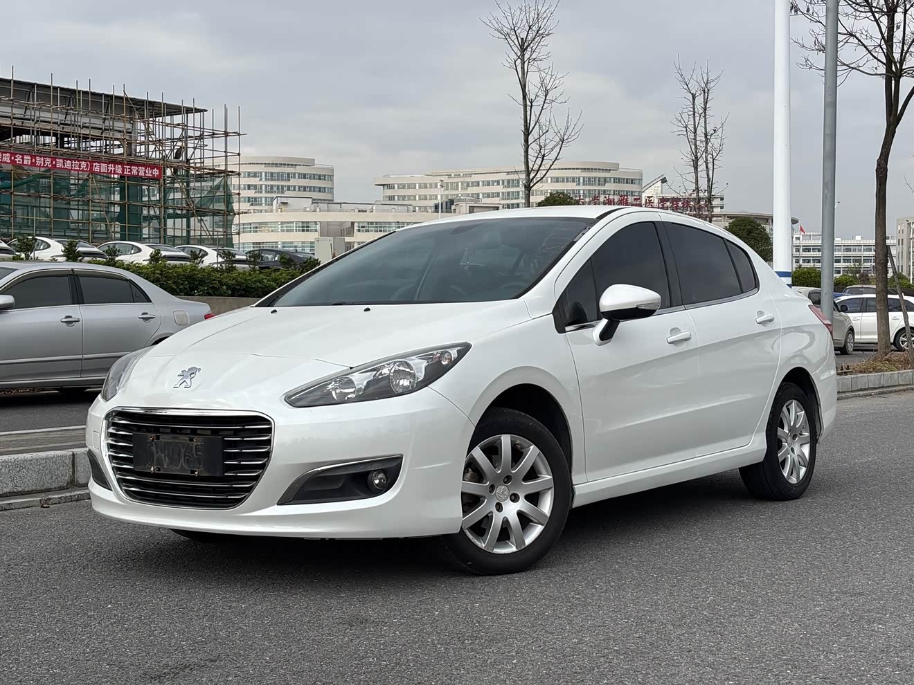 Peugeot 308 2017 car image 