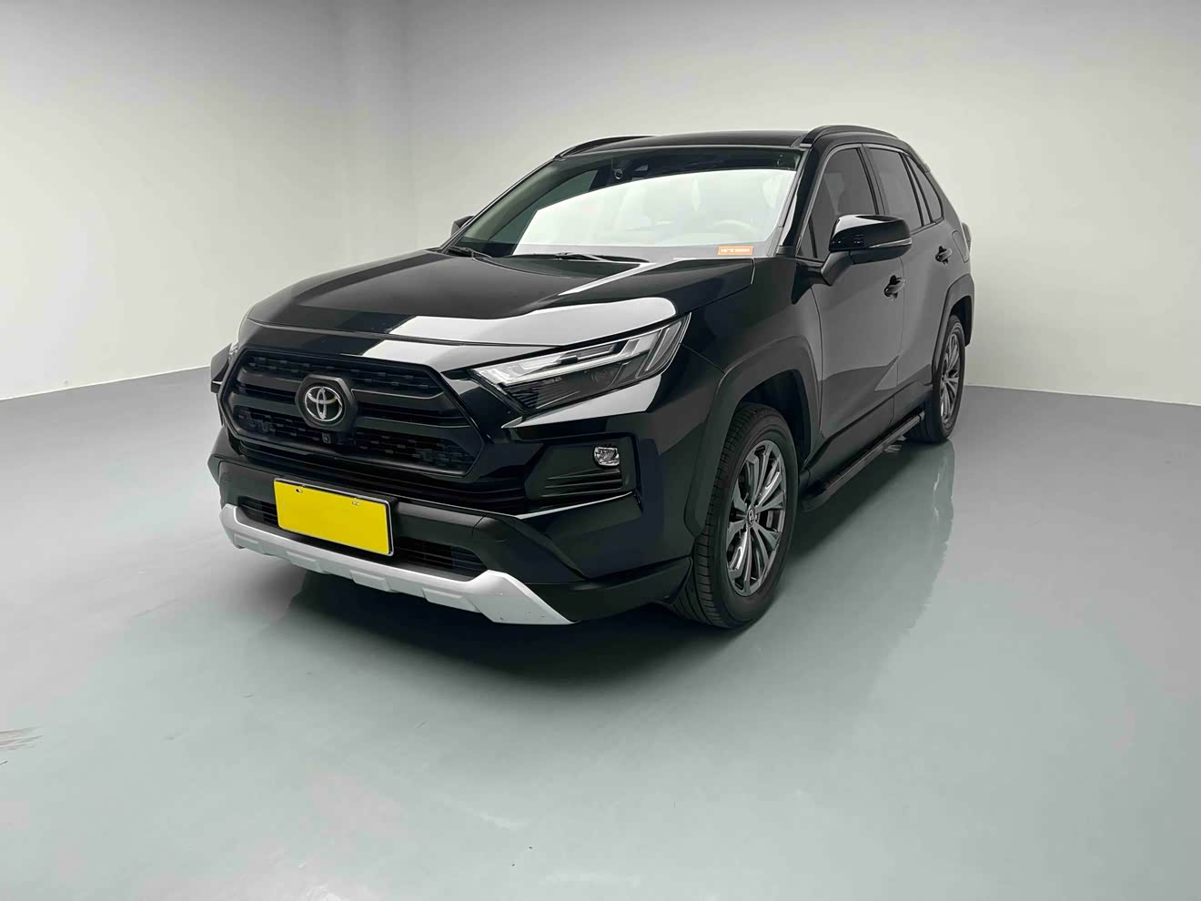 Toyota RAV4 2023 car image 