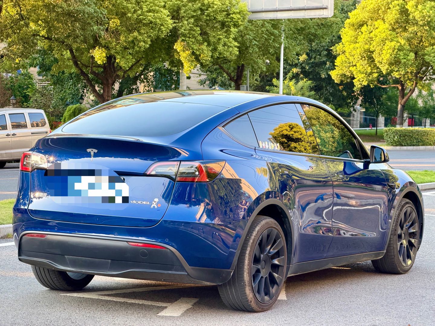 Tesla Model Y 2021 #6 Tesla Model Y 2021 car image #6