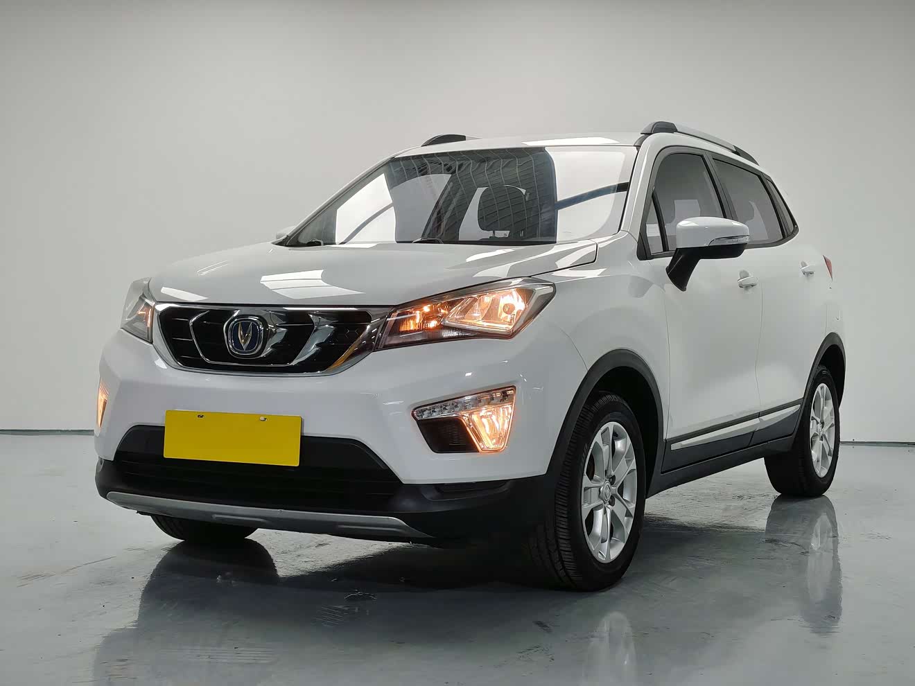 Changan CS15 2017 car image 