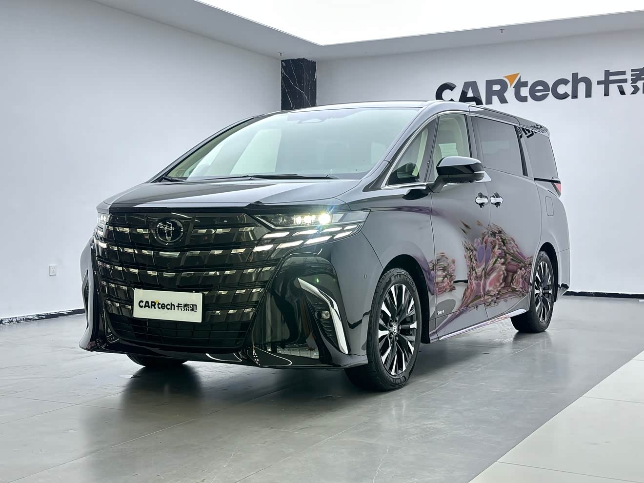Toyota Alphard car image 