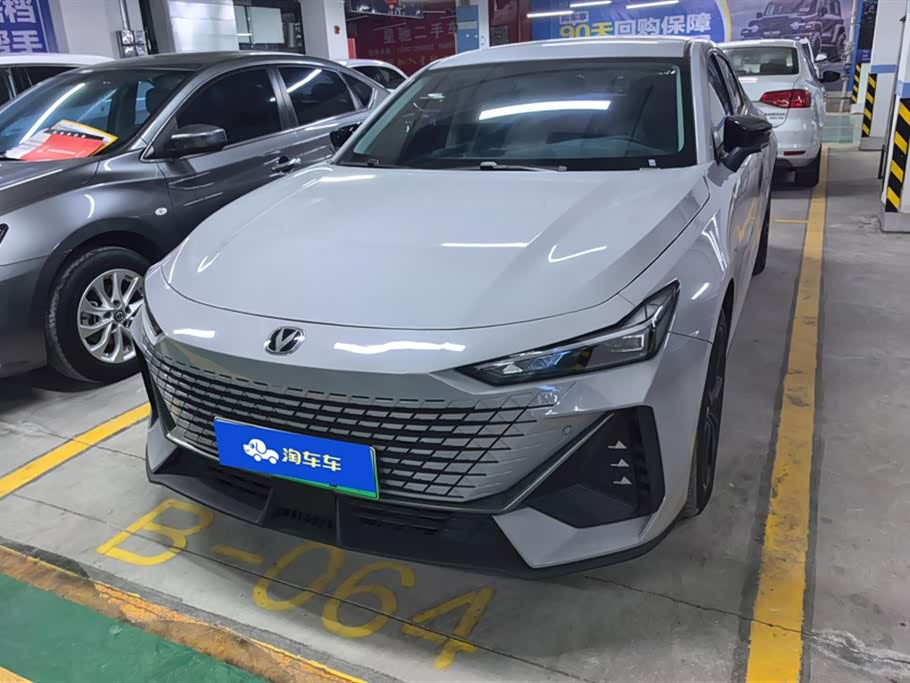 Changan UNI-V iDD 2023 car image 