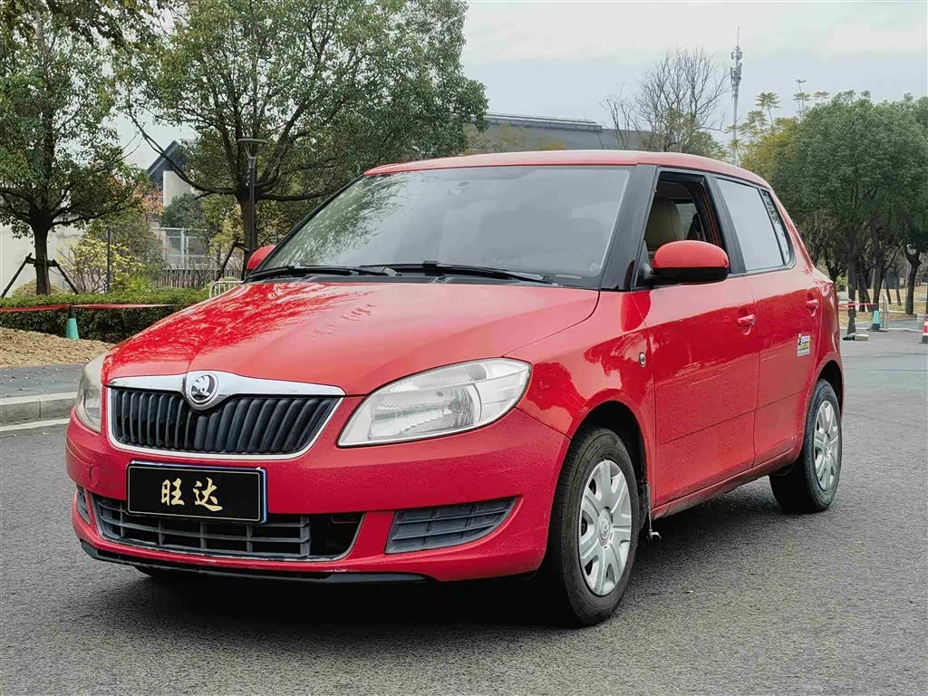 Skoda Fabia 2014 Skoda Fabia 2014 car image